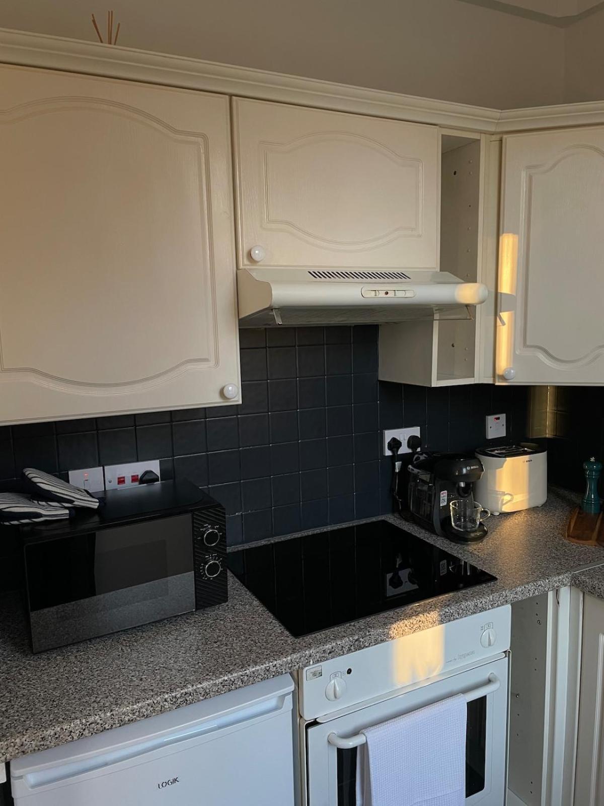 Cozy Flat In The Heart Of Leith Edimburgo Exterior foto